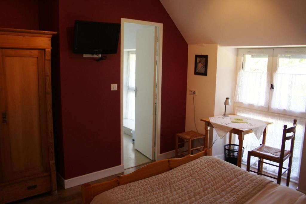 Auberge De Saint Julien Aux Bois Quarto foto
