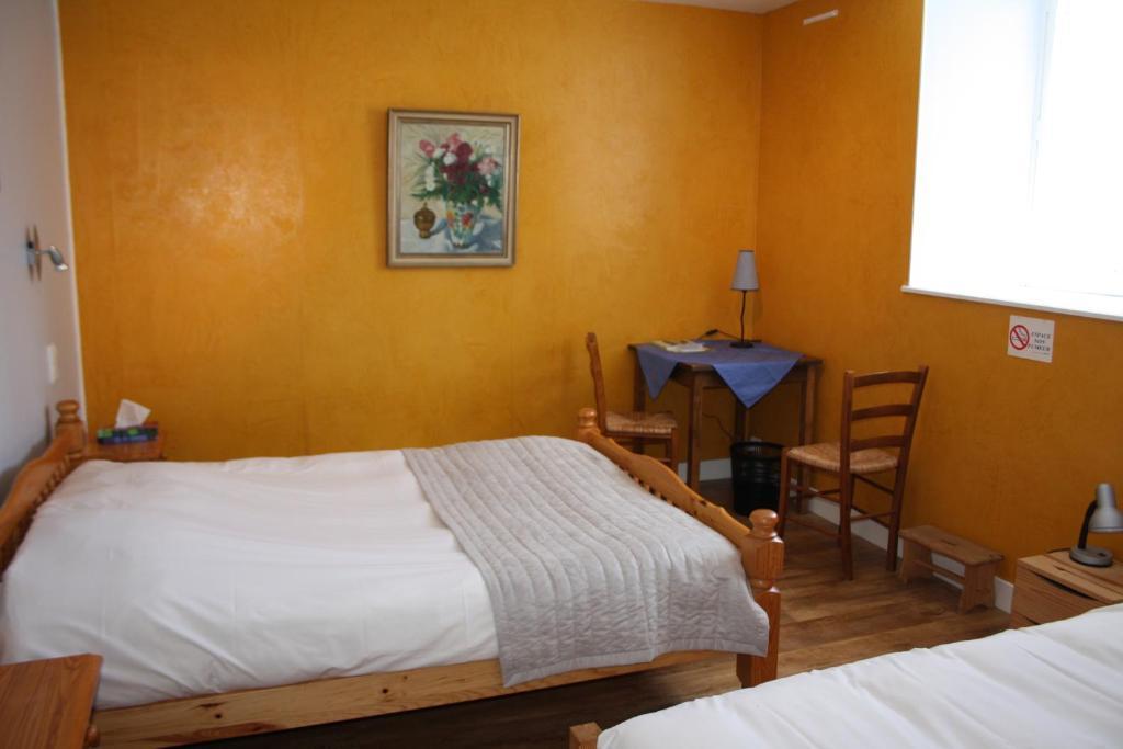 Auberge De Saint Julien Aux Bois Quarto foto